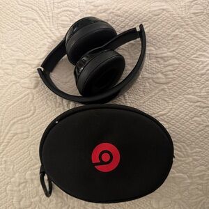 Beats Solo 3 Black Wireless Headphones with Case